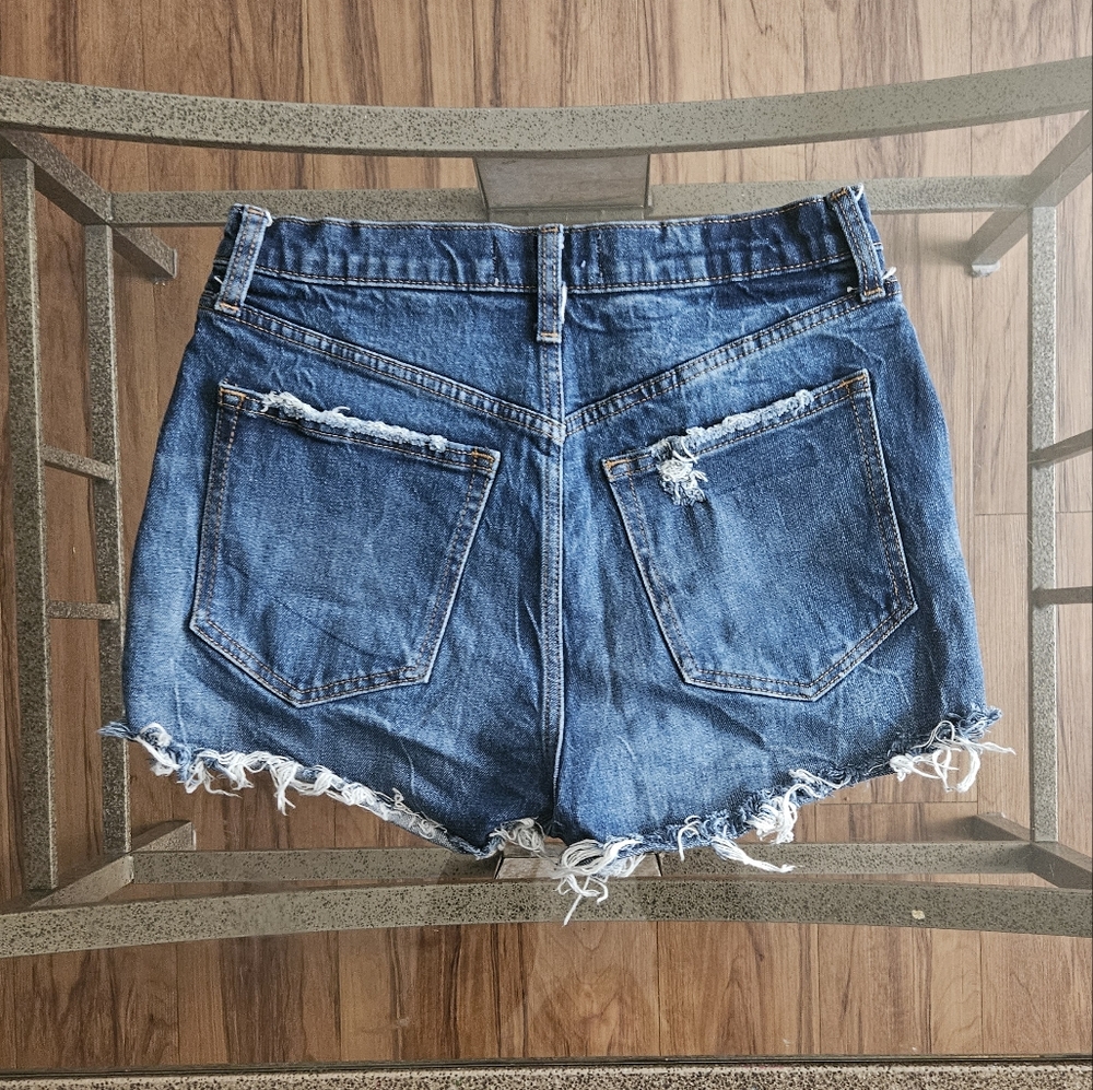 A&F High Rise Mom Short Jeans - Picture 4 of 5